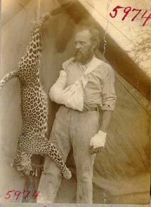 Illustration for article titled 10 Truly Bizarre Stories About Taxidermy